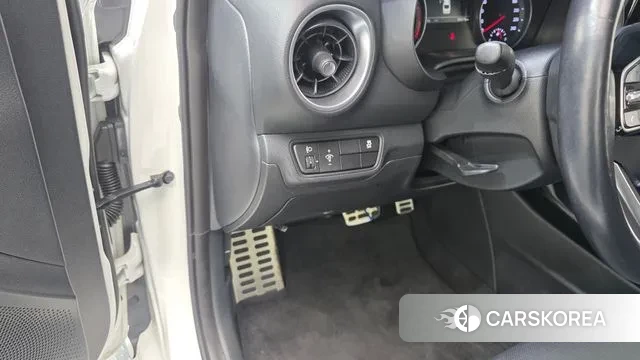 Kia The New K3 2nd generation 2023 Белый из Кореи, фото 6