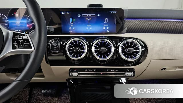 Mercedes-Benz A-Class W177 2024 Белый из Кореи, фото 6