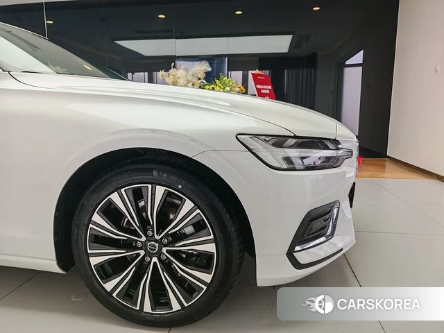 Volvo S60 2025 Белый из Китая, фото 6