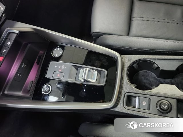 Audi A3 (8Y) 2023 Белый из Кореи, фото 6