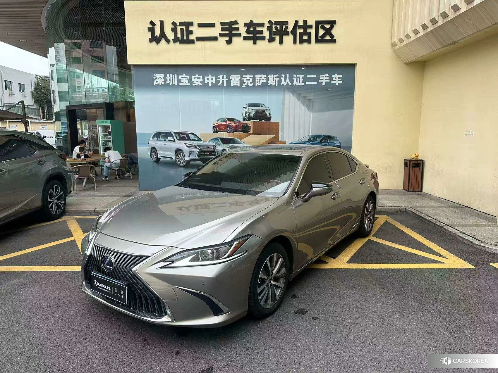 Lexus ES 2021 Серебристо-серый из Китая, фото 6
