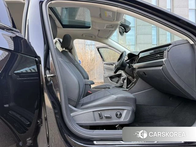 Volkswagen Passat 2022 Черный из Китая, фото 6