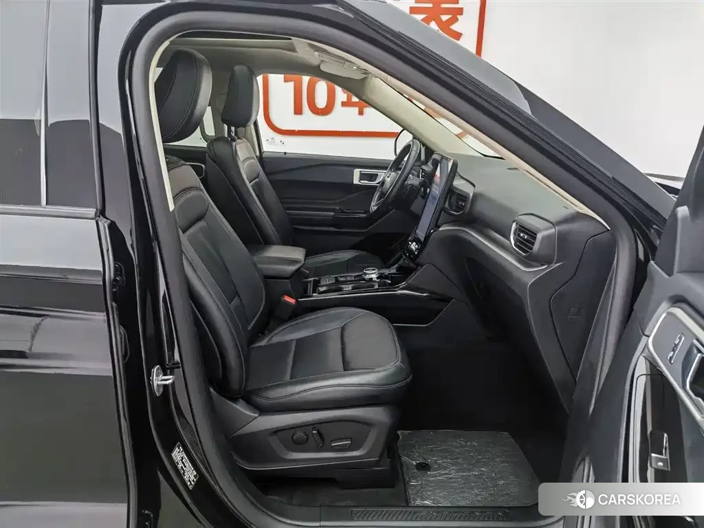 Ford Explorer 2022 Черный из Китая, фото 6