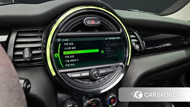 Mini Cooper D 2019 Светло-зеленый из Кореи, фото 6
