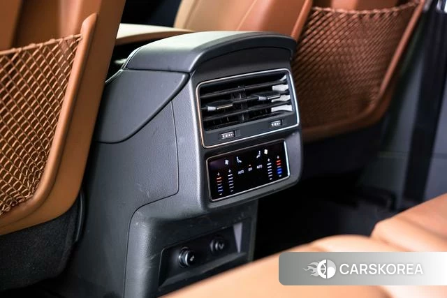 Audi Q7 2023 Черный из Китая, фото 6