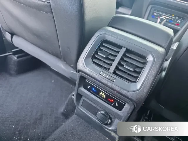 Volkswagen Tiguan second Generation 2023 Белый из Кореи, фото 6