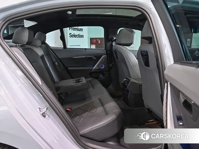 BMW 5 Series (G60) 2024 Серый из Кореи, фото 6