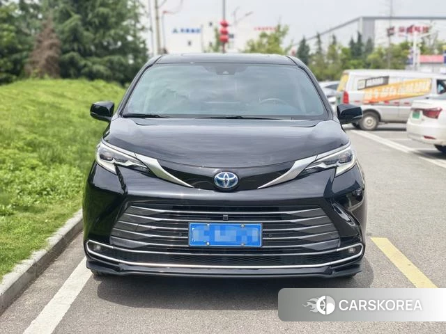 Toyota Saina 2023 Черный из Китая, фото 6