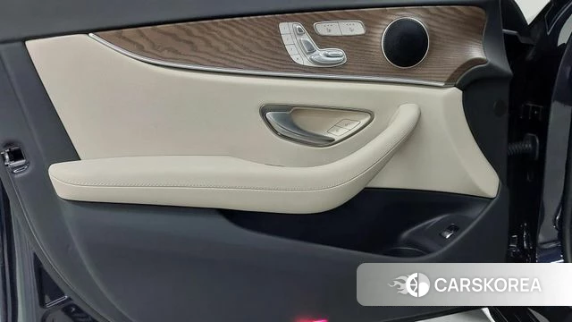 Mercedes-Benz E-Class W213 2023 Синий из Кореи, фото 6