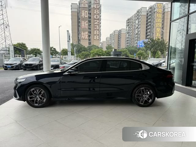 BMW 5 series 2025 Черный из Китая, фото 6