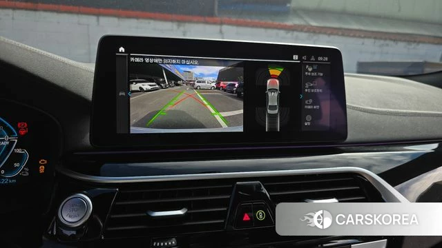 BMW 5 Series (G30) 2023 Белый из Кореи, фото 6