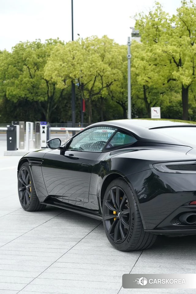 Aston Martin DB11 2021 Черный из Китая, фото 6