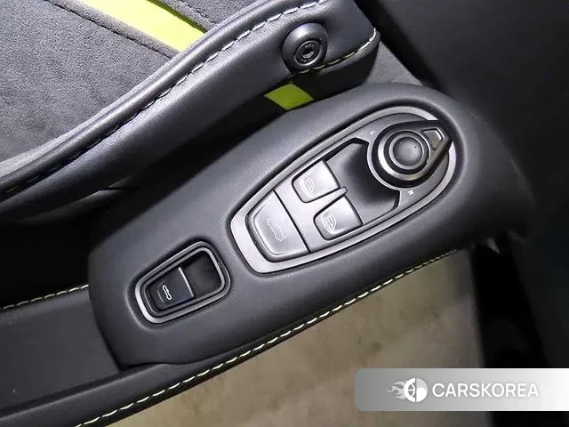 Aston Martin Vantage 2nd Generation 2022 Зеленый из Кореи, фото 6