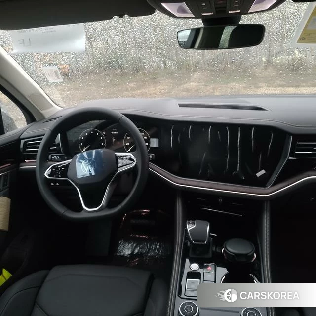 Volkswagen Touareg 2025 Черный из Китая, фото 6