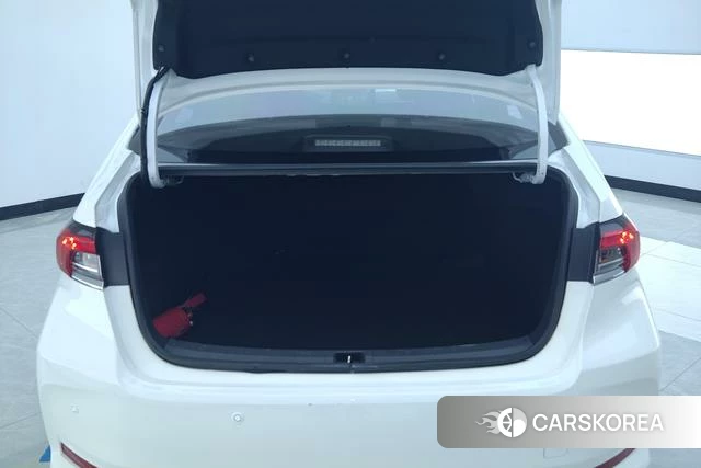 Toyota Corolla 2022 Белый из Китая, фото 6