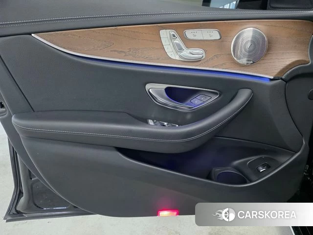 Mercedes-Benz E-Class W213 2022 Черный из Кореи, фото 6