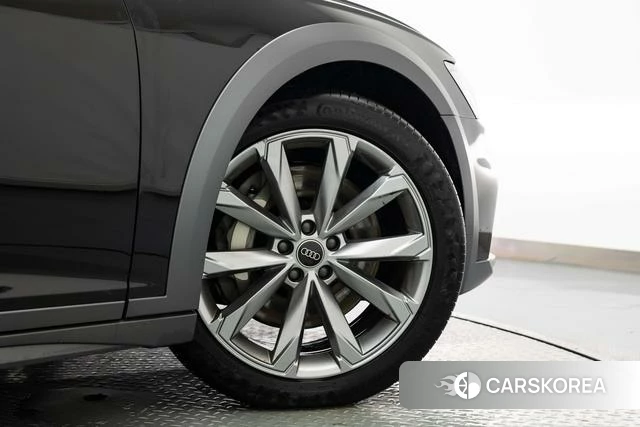Audi A6 (import) 2024 Черный из Китая, фото 6