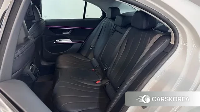 Mercedes-Benz E-Class W214 2024 Белый из Кореи, фото 6