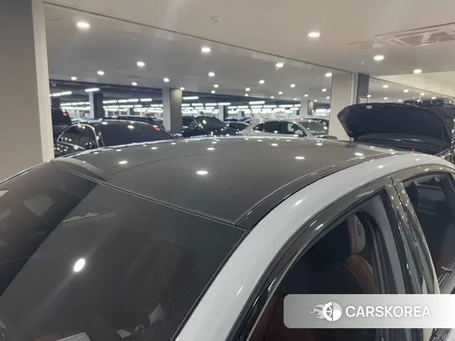 BMW 5 Series (G60) 2025 Светло-серебряный цвет из Кореи, фото 6