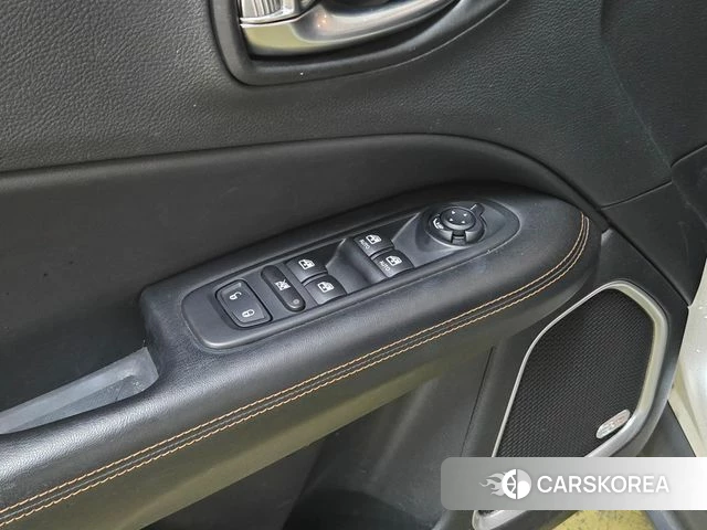 Jeep Compass 2nd Generation 2018 Белый из Кореи, фото 6