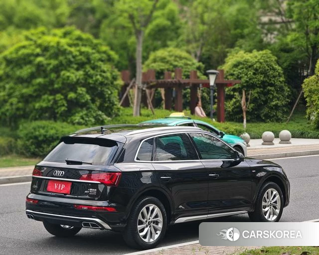 Audi Q5L 2022 Черный из Китая, фото 6