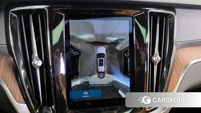 Volvo V60 Cross-Country 2nd Generation 2023 Белый из Кореи, фото 6