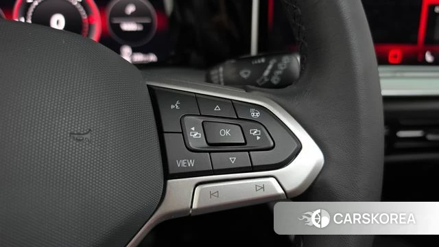 Volkswagen Golf 8th Generation 2025 Черный из Кореи, фото 6