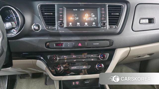 Kia The New Carnival 2018 Серебряный из Кореи, фото 6