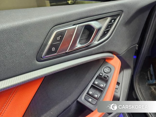 BMW 1 Series (F40) 2021 Черный из Кореи, фото 6