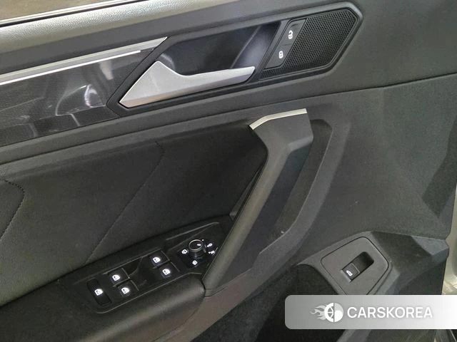 Volkswagen Tiguan second Generation 2020 Серый из Кореи, фото 6