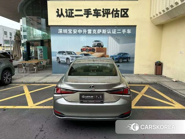 Lexus ES 2024 Серебристо-серый из Китая, фото 6