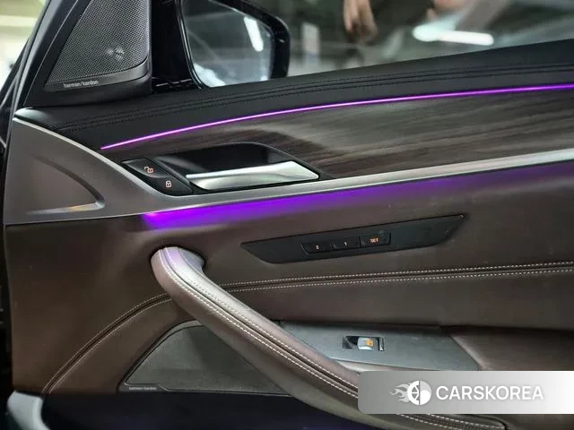 BMW 5 Series (G30) 2020 Синий из Кореи, фото 6