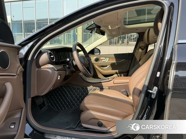 Mercedes-Benz E-class 2023 Черный из Китая, фото 6