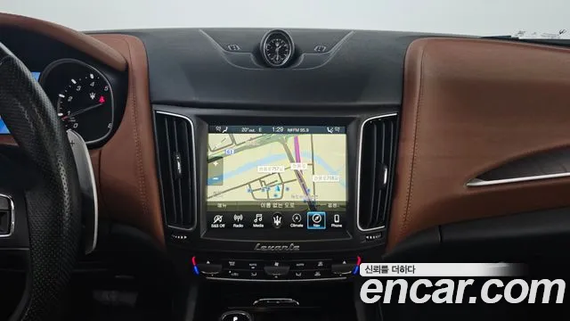 Maserati Levante 2019 Серый из Кореи, фото 6