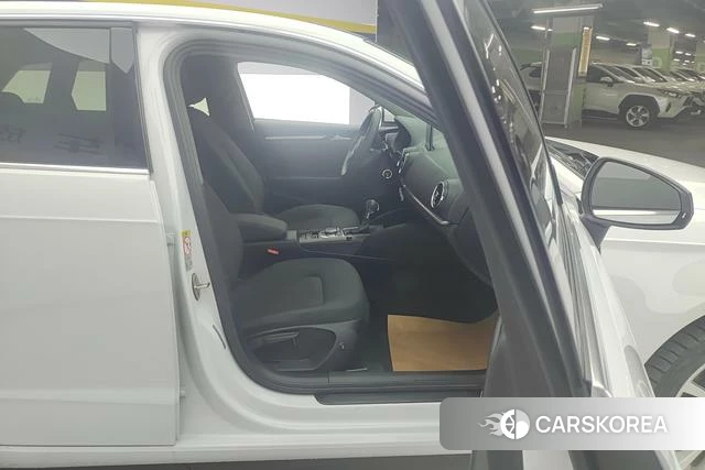 Audi A3 2020 Белый из Китая, фото 6