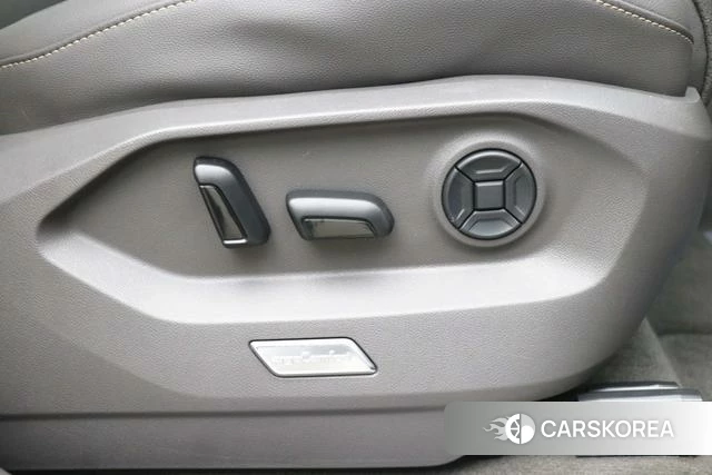 Volkswagen Touareg 2022 Черный из Китая, фото 6
