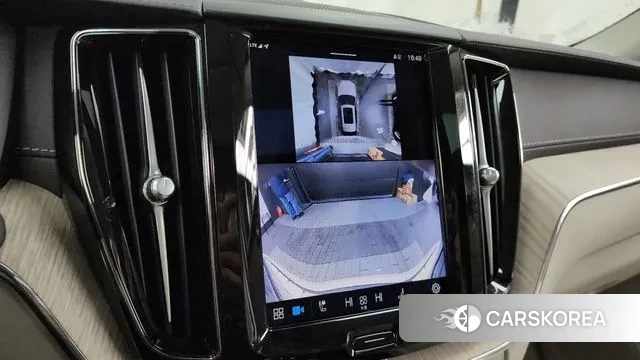 Volvo XC60 second Generation 2023 Белый из Кореи, фото 6