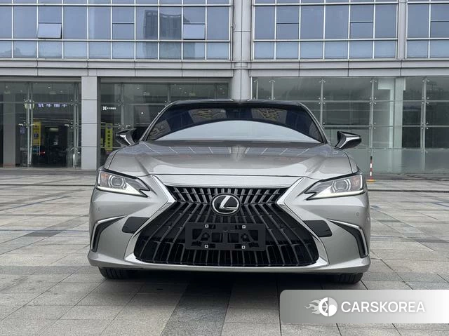 Lexus ES 2024 Серебристо-серый из Китая, фото 6