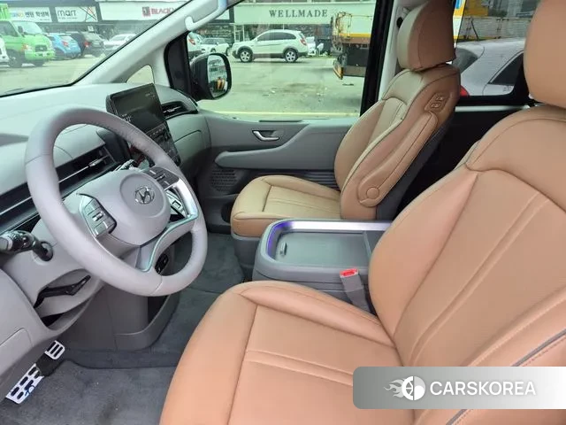 Hyundai Staria 2023 Черный из Кореи, фото 6