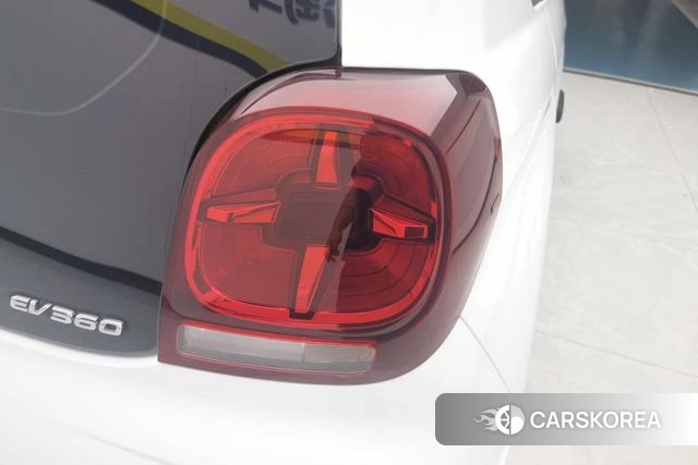 Roewe CLEVER 2023 Белый из Китая, фото 6