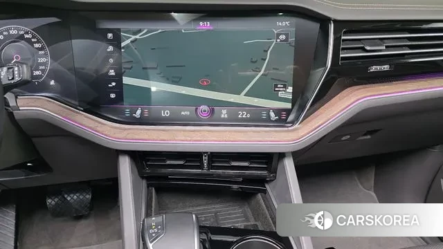 Volkswagen Touareg 3rd generation 2021 Белый из Кореи, фото 6