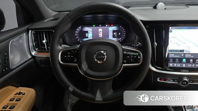Volvo V60 Cross-Country 2nd Generation 2023 Черный из Кореи, фото 6