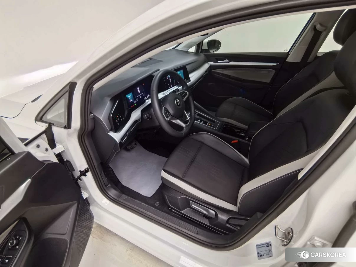 Volkswagen Golf 2023 Белый из Китая, фото 6
