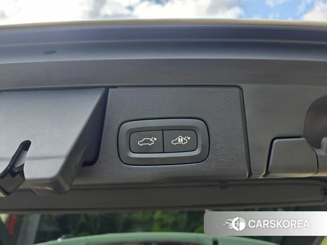 Volvo XC60 second Generation 2019 Белый из Кореи, фото 6