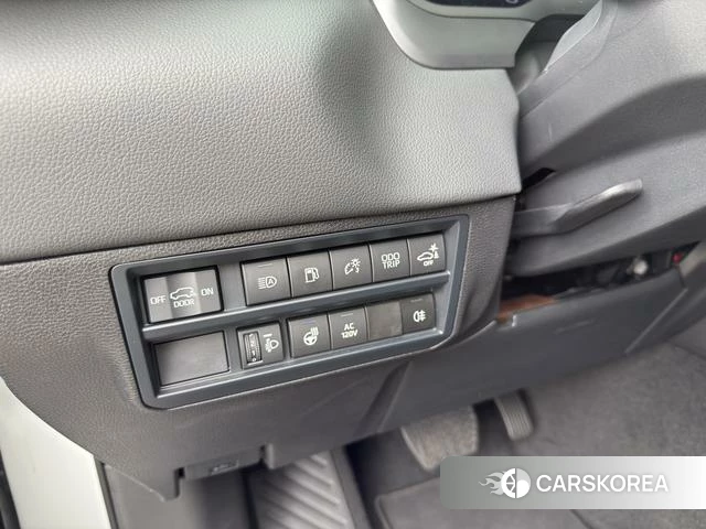 Toyota Sequoia 2024 Белый из Китая, фото 6