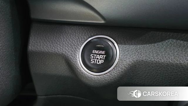 Kia Stonic 2020 Белый из Кореи, фото 6