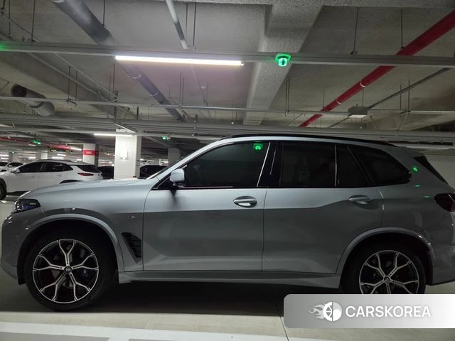 BMW X5 (G05) 2026 Серебристо-серый из Кореи, фото 6
