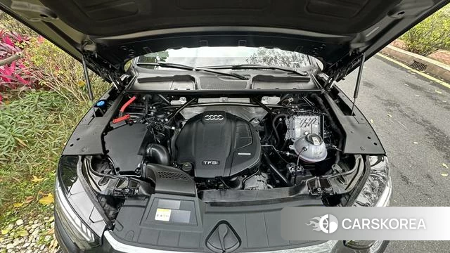 Audi Q5L Sportback 2021 Темно-серый из Китая, фото 6