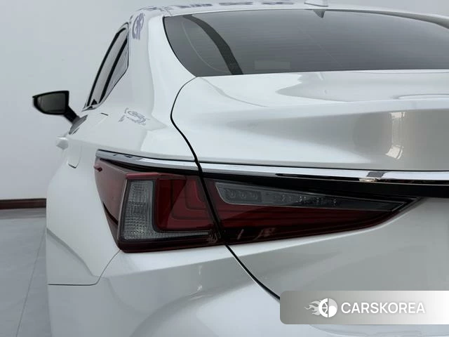 Lexus ES 2024 Белый из Китая, фото 6