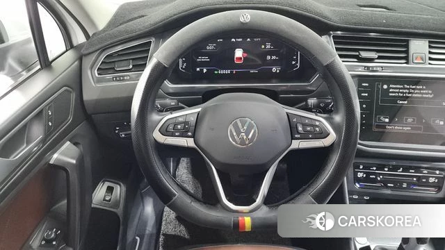 Volkswagen Tiguan Allspace 2023 Белый из Кореи, фото 6